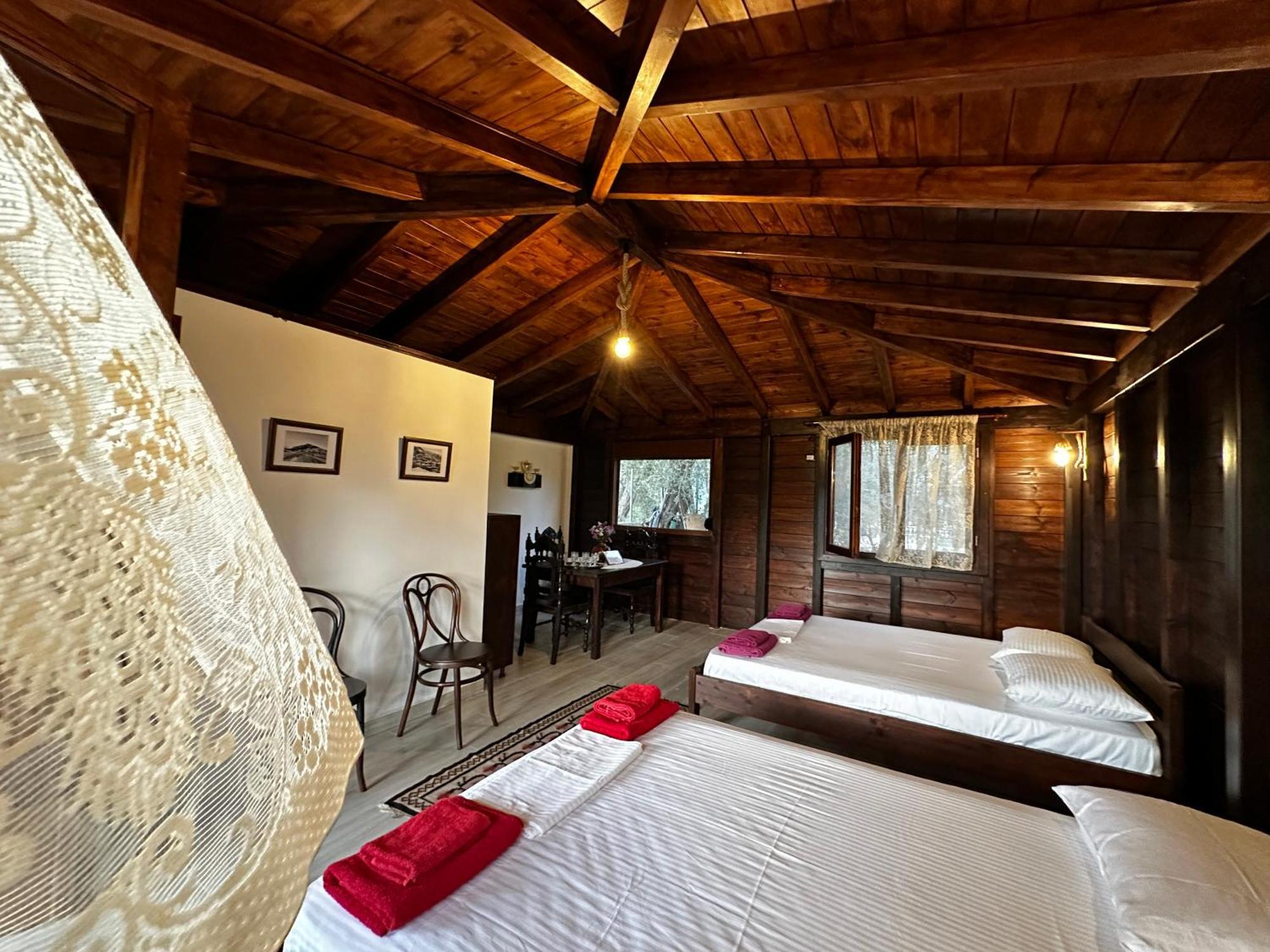 Guest House Gorani Berat Exterior foto